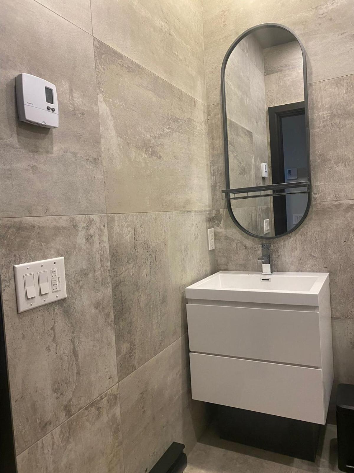 Private Room & Private Bathroom In Le Plateau モントリオール エクステリア 写真