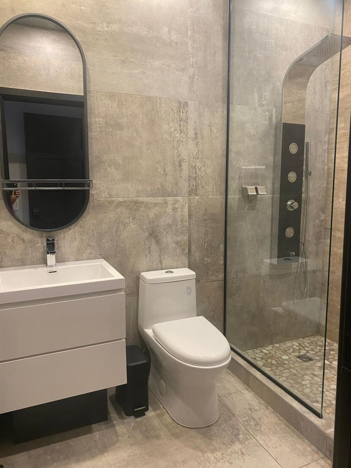 Private Room & Private Bathroom In Le Plateau モントリオール エクステリア 写真